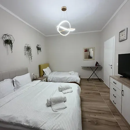 Elia 3 Boulevard Apartment