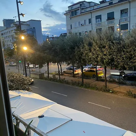 Elia 3 Boulevard Apartment