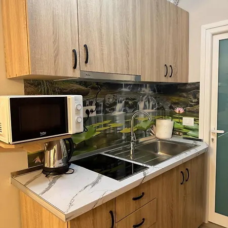 Elia 3 Boulevard Tiran